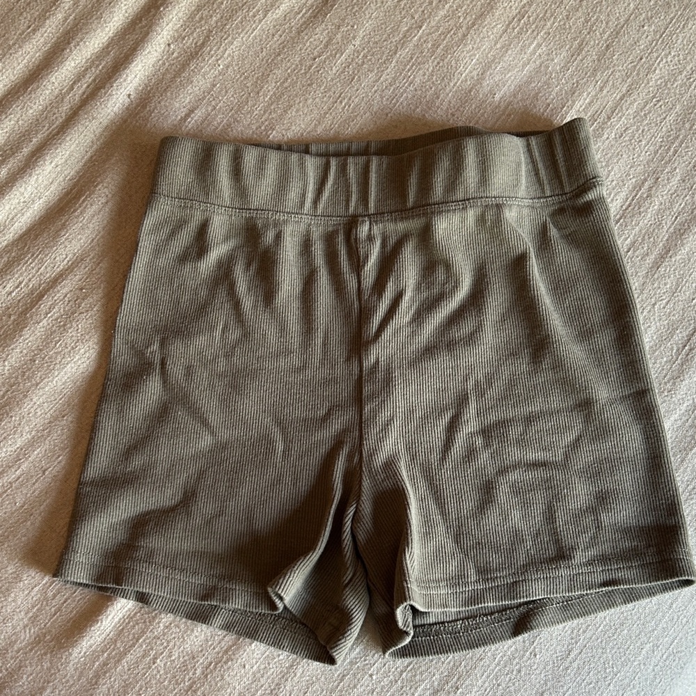 TALENTLESS Women's Bike Shorts in sage